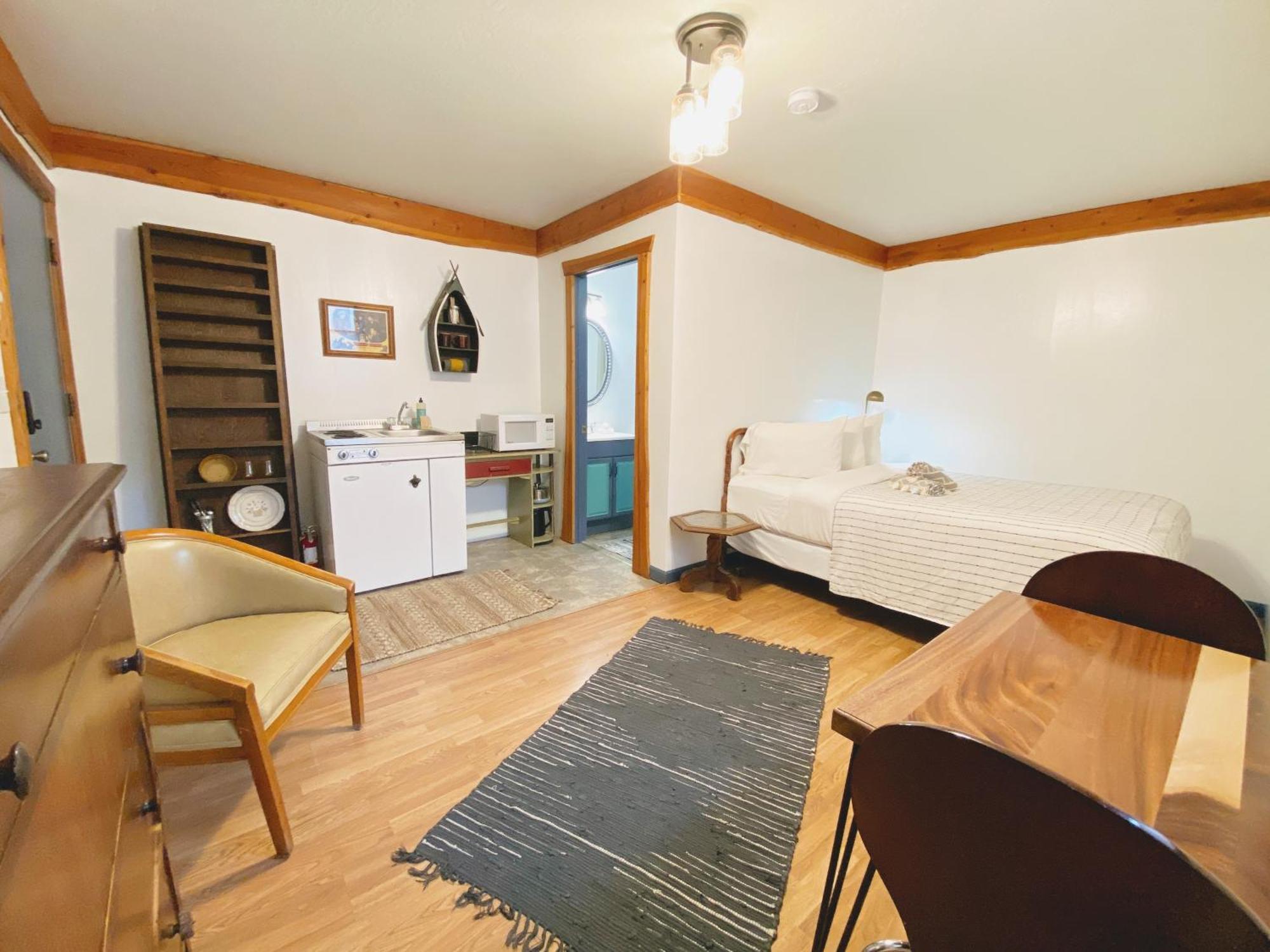 Flathead Lake Resort Woods Bay Exterior foto