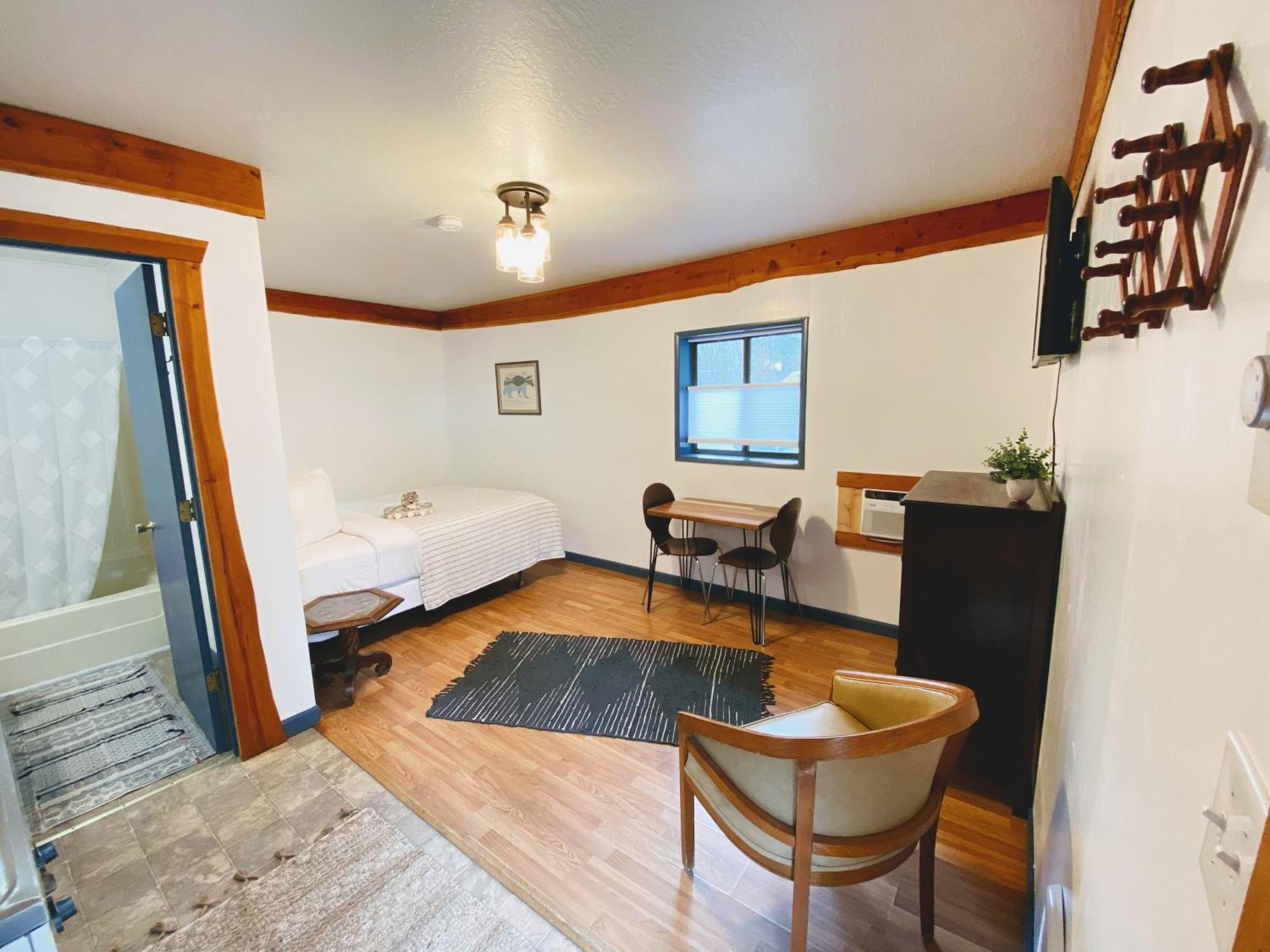 Flathead Lake Resort Woods Bay Exterior foto