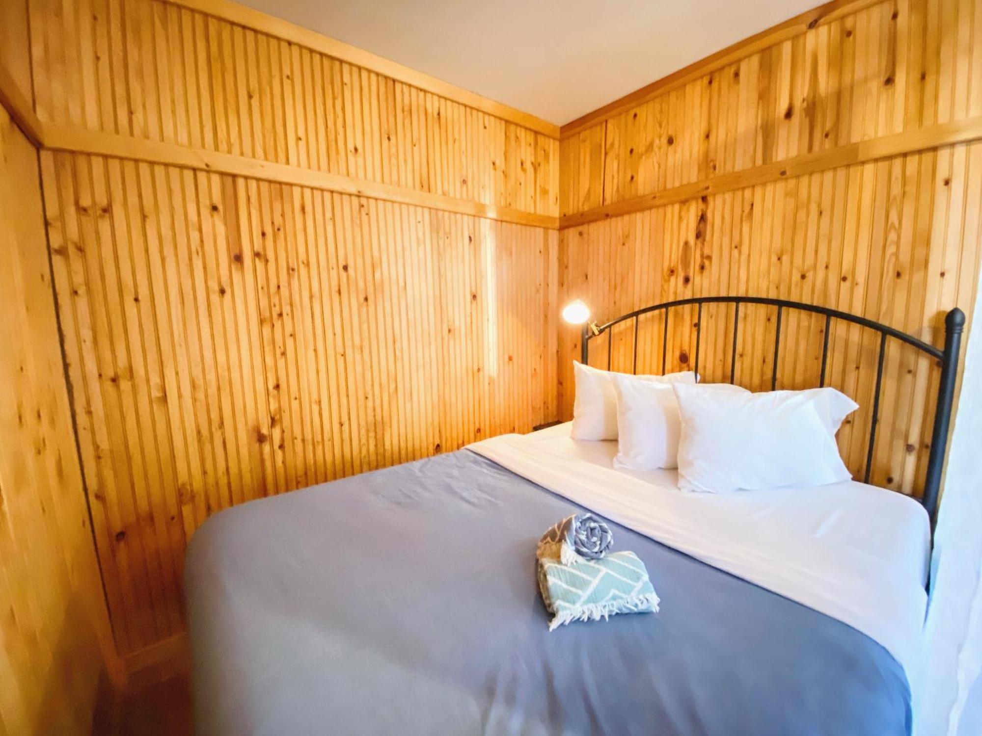 Flathead Lake Resort Woods Bay Exterior foto